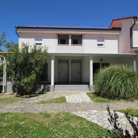 Corinthia 1 By Interhome