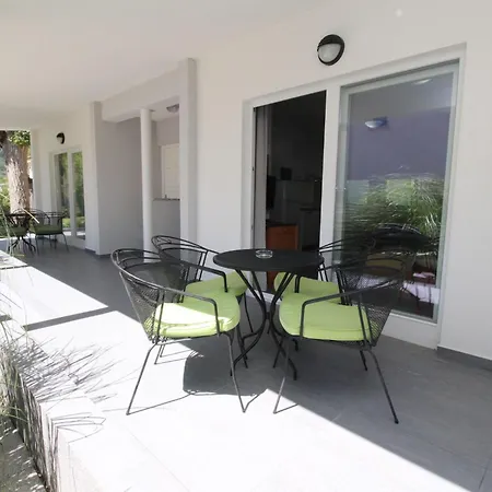 Corinthia 1 By Interhome Apartamento *