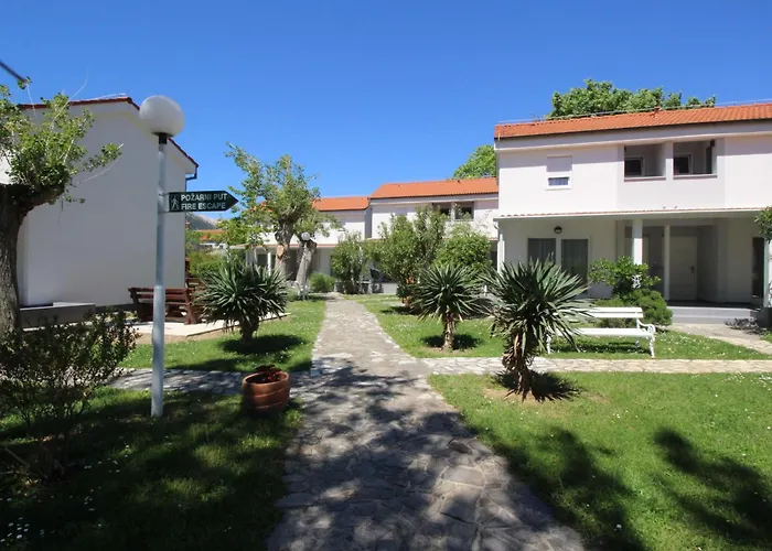 Lägenhet Corinthia 1 By Interhome Baška